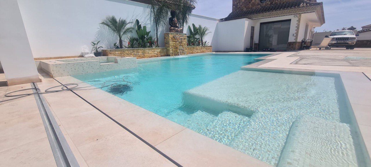 Construcción de Piscinas Maceas - Imagen 1